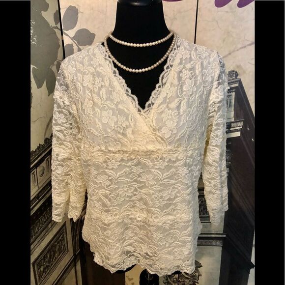 Beautiful lace top by Coldwater Creek - Picture 1 of 2